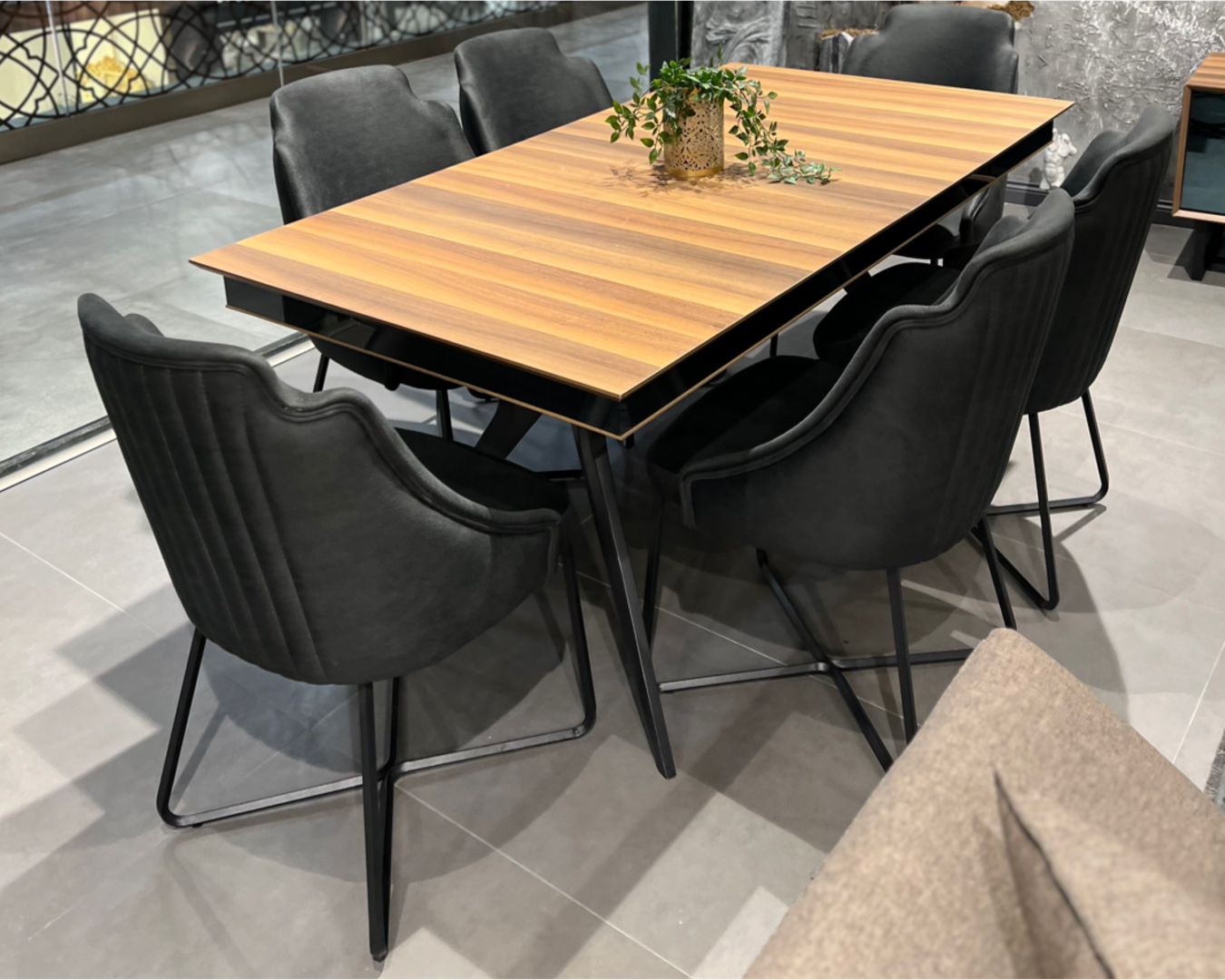 Trpezarijski sto EYLUL